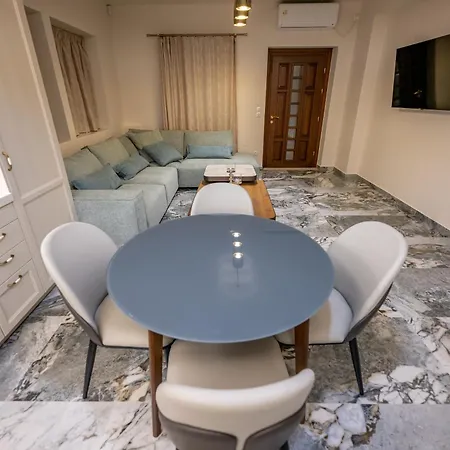 Apartman Poolside Retreat - Sea View & Calm Escape - Pearl