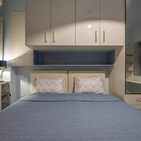 Apartman Poolside Retreat - Sea View & Calm Escape - Pearl *