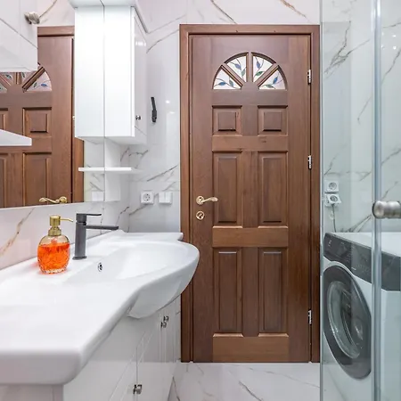 Apartman Poolside Retreat - Sea View & Calm Escape - Pearl *