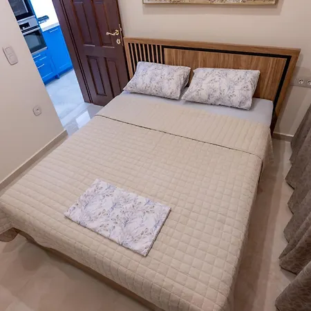Poolside Retreat - Sea View & Calm Escape - Pearl Apartman Sztelída